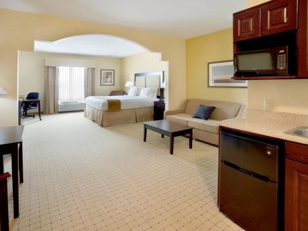 Holiday Inn Express & Suites Georgetown