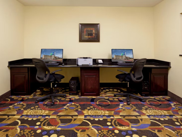 Holiday Inn Express & Suites Georgetown