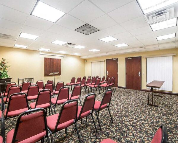 Comfort Inn & Suites Las Vegas - Nellis