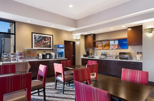 Comfort Inn & Suites Las Vegas - Nellis