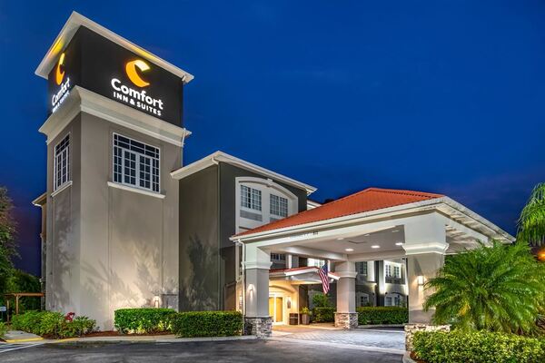 Comfort Inn & Suites in Port Charlotte, FL