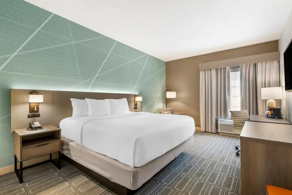 Comfort Inn & Suites in Port Charlotte, FL