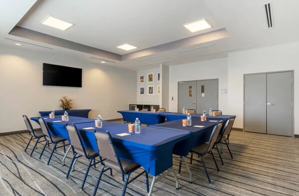 Comfort Inn & Suites in Port Charlotte, FL