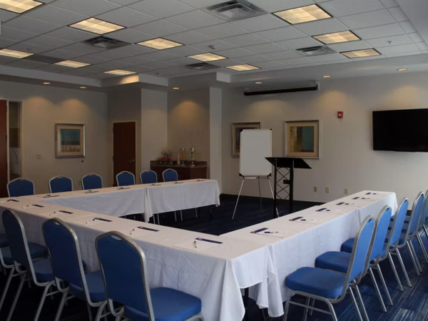 Holiday Inn Express Leland / Wilmington