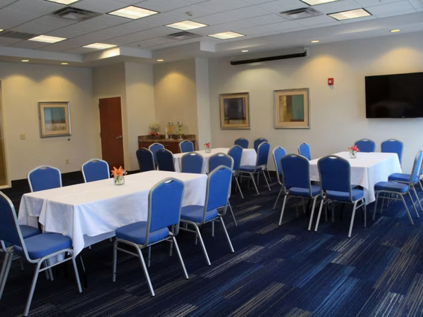 Holiday Inn Express Leland / Wilmington