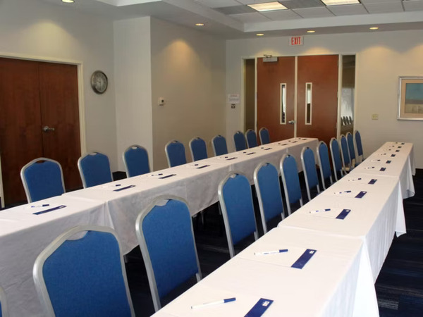 Holiday Inn Express Leland / Wilmington