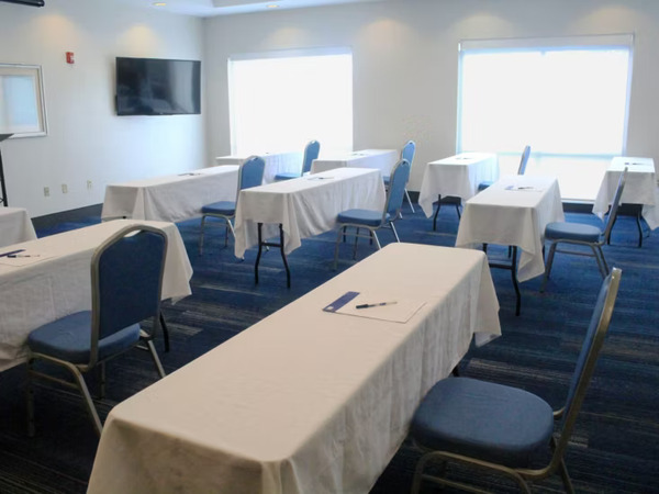 Holiday Inn Express Leland / Wilmington