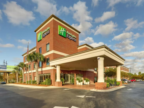 Holiday Inn Express Leland / Wilmington