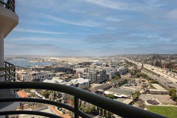Courtyard San Diego Downtown Little Italy