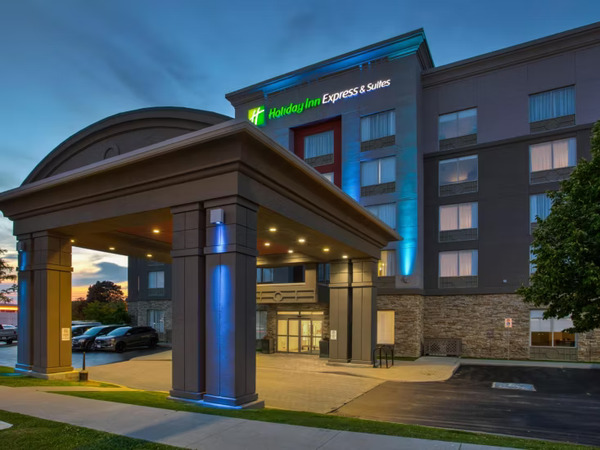 Holiday Inn Express & Suites Kingston