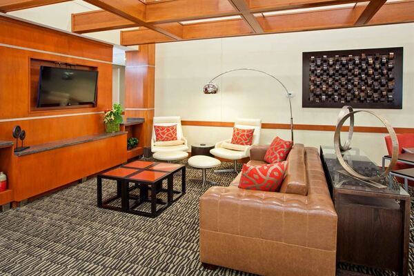 Holiday Inn Express & Suites