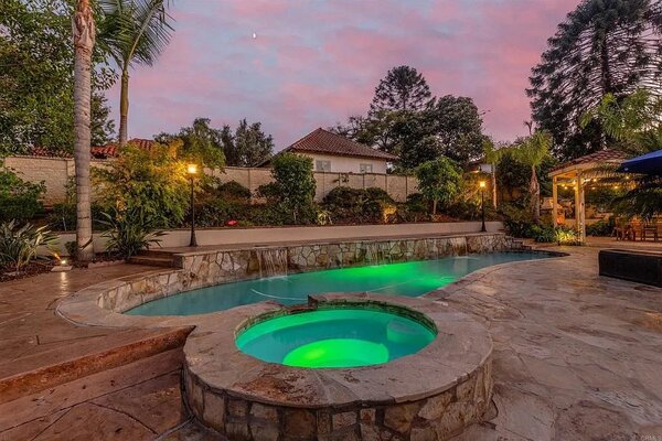 Gold Meets Golden Vineyard & Estate