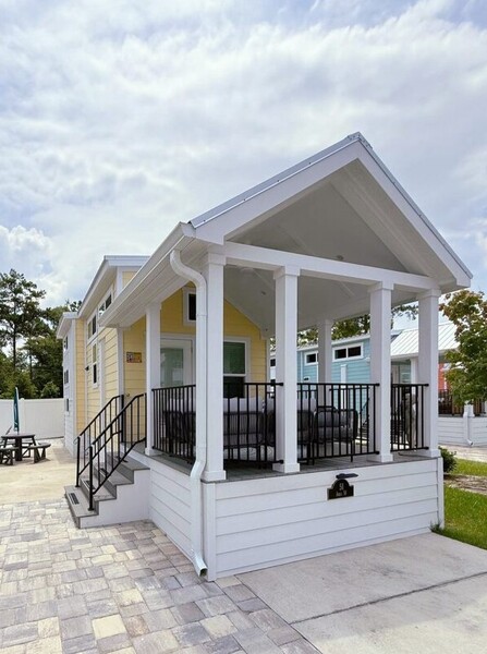 Island Oaks RV Resort