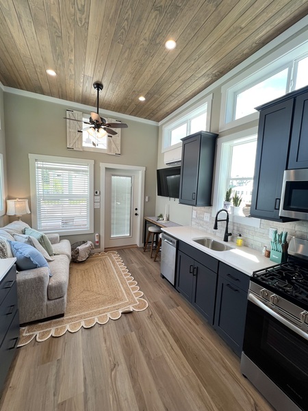 Island Oaks RV Resort