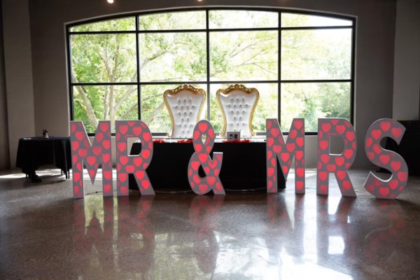 The Bowery House and Gardens at 7 Oaks