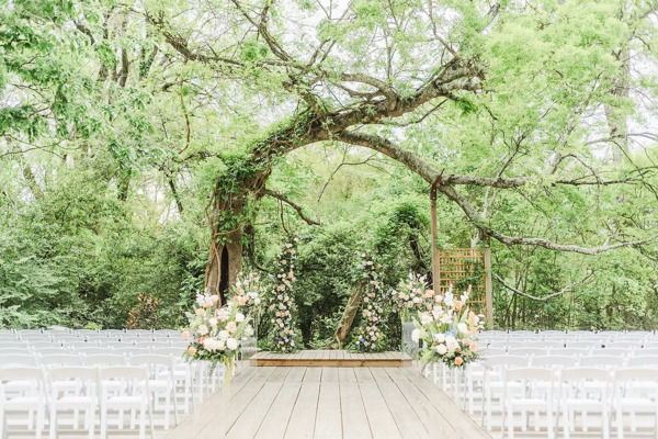 The Bowery House and Gardens at 7 Oaks