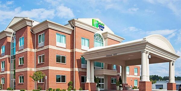 Holiday Inn Express & Suites Cincinnati SE Newport