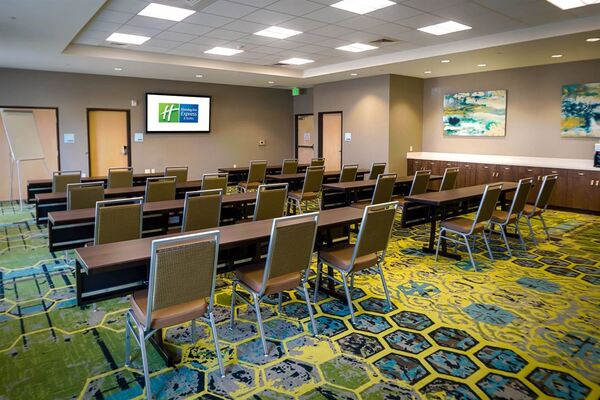 Holiday Inn Express & Suites Salt Lake City South - Murray