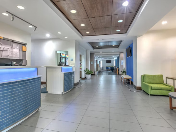 Holiday Inn Express & Suites Clute - Lake Jackson