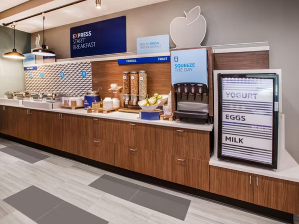 Holiday Inn Express & Suites Barstow-Outlet Center