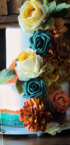 Buds & Roses Couture Cakes