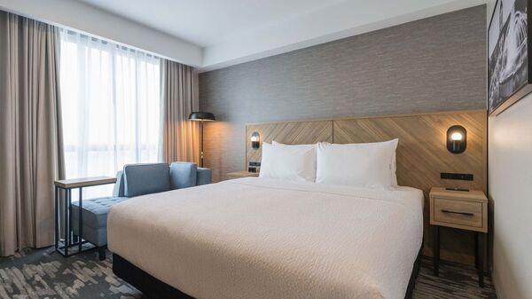 Sandman Signature Winnipeg Airport Hotel & Suites