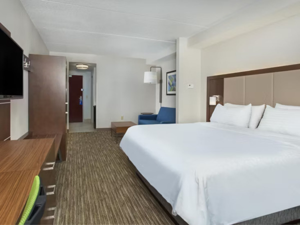 Holiday Inn Express & Suites Lebanon