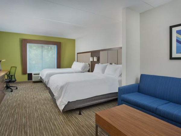 Holiday Inn Express & Suites Lebanon