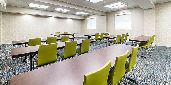 Holiday Inn Express & Suites Fort Worth I-35 Western Center