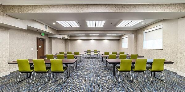 Holiday Inn Express & Suites Fort Worth I-35 Western Center