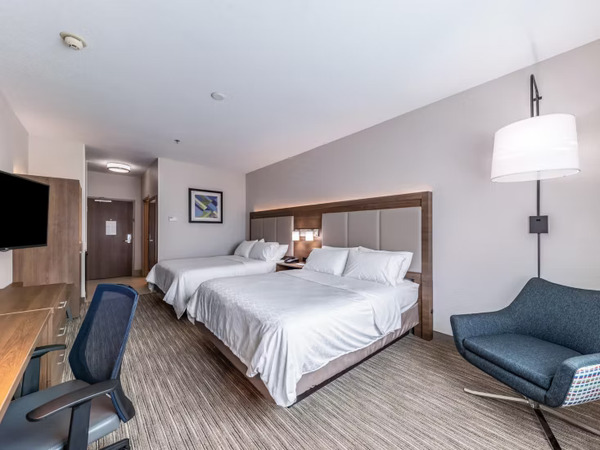 Holiday Inn Express & Suites Fort Worth I-35 Western Center