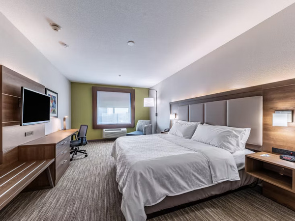 Holiday Inn Express & Suites Fort Worth I-35 Western Center
