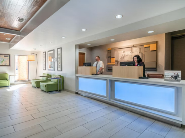 Holiday Inn Express & Suites Elkins