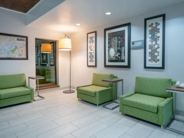 Holiday Inn Express & Suites Elkins