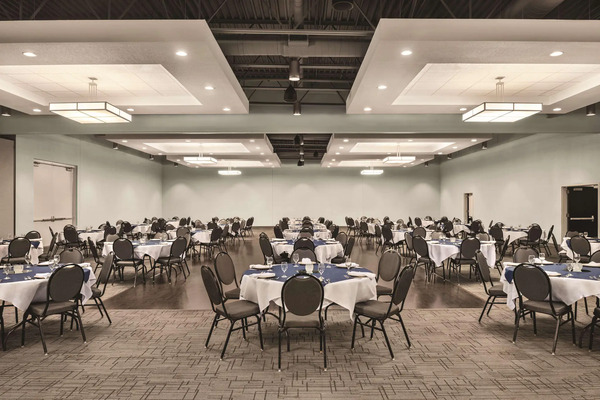 Radisson Hotel & Conference Center