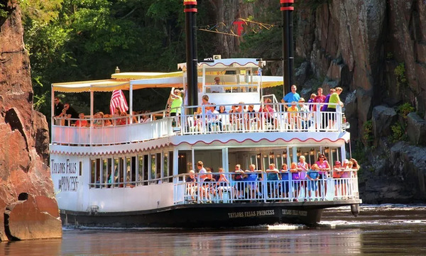 Taylors Falls Paddle Boat Weddings