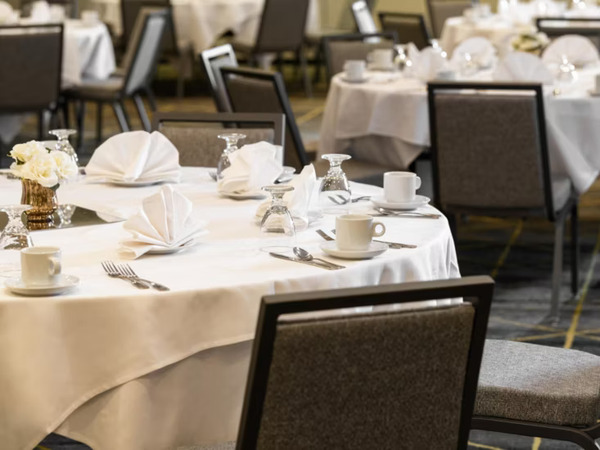 Holiday Inn Hotel & Suites Oakland - Airport