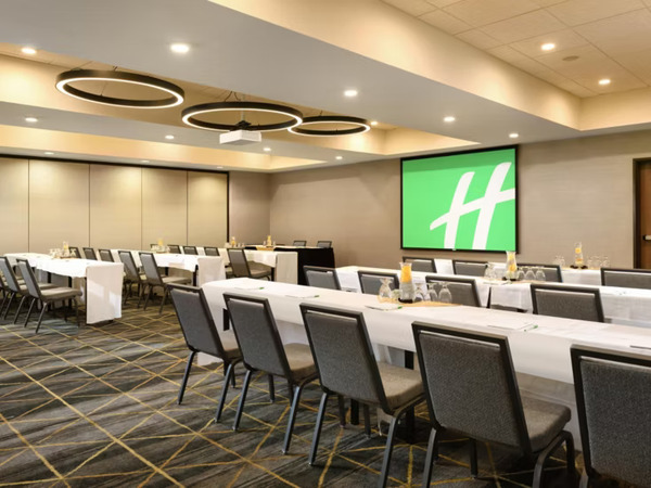 Holiday Inn Hotel & Suites Oakland - Airport