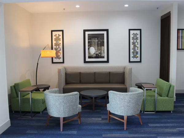 Holiday Inn Express Hotel & Suites Mansfield