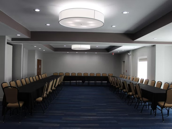 Holiday Inn Express Hotel & Suites Mansfield