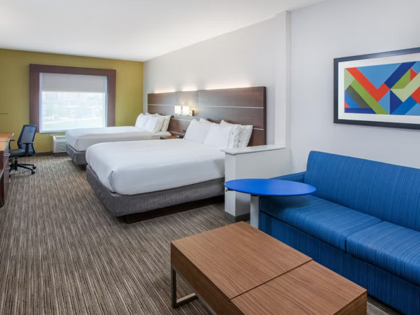 Holiday Inn Express & Suites Texarkana