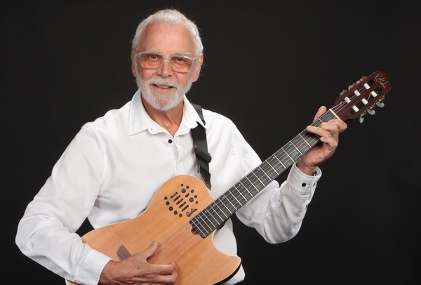 Denis Kavemeier guitarist