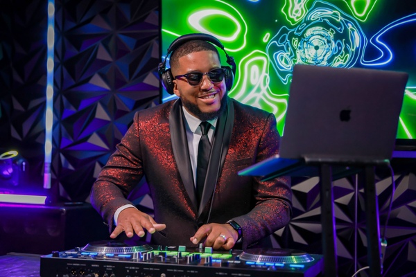 House of Wolves Entertainment