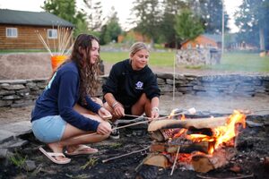 Trails End Retreats, Beach Lake