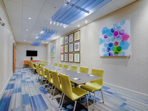 Holiday Inn Express & Suites Fort Washington