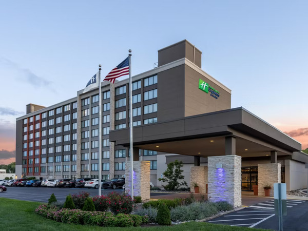 Holiday Inn Express & Suites Fort Washington