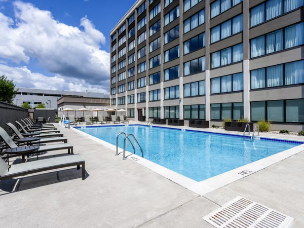 Holiday Inn Express & Suites Fort Washington