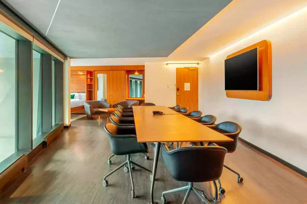 Cambria Hotel Boston Downtown