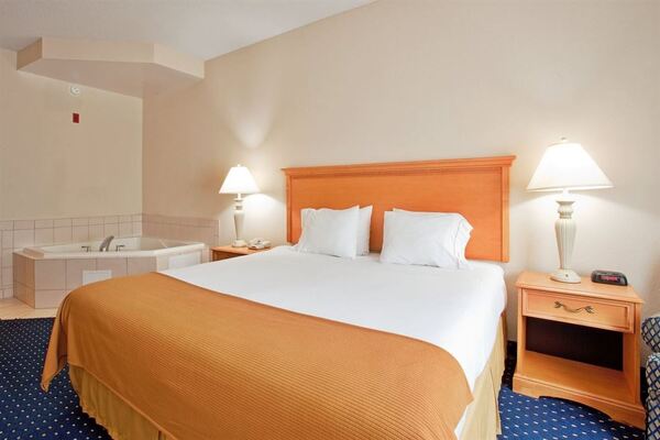 Holiday Inn Express & Suites Richmond North Ashland