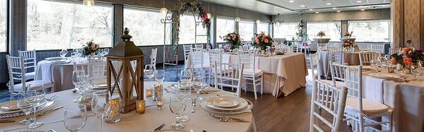 Holiday Inn Milwaukee Riverfront